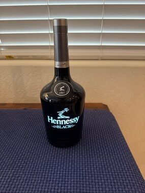 Hennessy Black Light